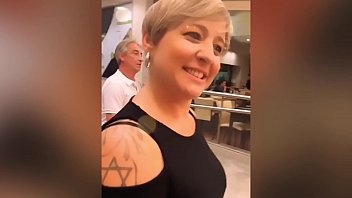 video お互いにしゃぶっている間四つん這いで犯されたので同時に2人にそれを与えました ブラジルのアマチュア 金髪のホットな人妻と大きなお尻がフェラチオを与えています カシアナコスタのフルビデオを今すぐ見る sex