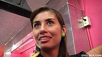 video 彼女の顧客に彼女のクソスキルを示す大人のおもちゃのセールスレディ sex