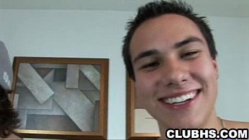video お互いにハードコックを引っ張っている2つの角質の塊 sex