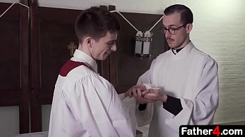 video когда священник проникает в его задницу и жестко трахает мальчик понимает что его мечты стали реальностью sex