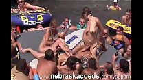 video youporn случайные взгляды поедают тусовщиц на публике sex