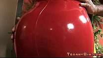 video сексуальная блондинка в латексной заднице трансвистит sex