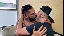 video поцелуи и целование с одаренными людьми sex