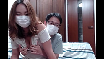 video 순수한 아내가 다른 사람들에게 엿먹이도록 하십시오 남편의 성향에 얽매여 생애 첫 오쟁이 진 남편 섹스를 경험한다 작은 보지힘 젖꼭지 씨발 성교사정 몰래 촬영 구멍 정상 위치 승마 자세 후 오럴 섹스 암캐 sex