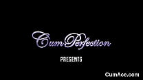 video foxy sex kitten получает порцию спермы на ее лицо поедая все сливки sex