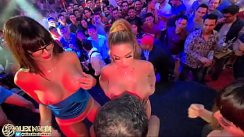 video они отсасывают у меня перед тем как устроить шоу в баре в чьяпасе sex