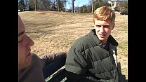video 角質のゲイの男がハードコアに犯される sex