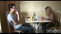 video этот парень просит ее показать немного sex