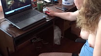 video волосатая жена мастурбирует смотреть порно перед другом его сына и просит ее трахать ее всех ardientes69 sex