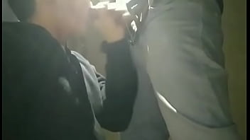 video сексуальная королева минета отсасывает всю сперму из члена до последней капли и получает сперму на лицо sex