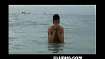 video два скряга играют на пляже перед дрочкой sex