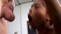 video 彼女の顔にディックをこすります sex