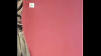 video молодой парень раздевается на кухне и играет с самим собой пока не кончит sex