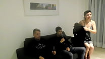 video моя вакантная сестра трахает сантехников затем трахай мой друга и после вытирания его члена ртом идет поцеловаться sex