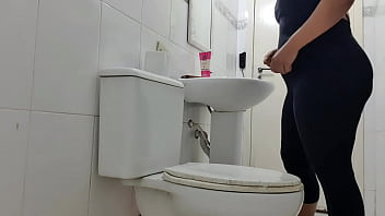 video сотрудник стоматологической клиники был задержан за то что установил камеру в женском туалете посмотри не твоя ли sex
