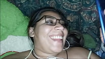 video ラティーナの妻はポルノを見て自慰行為をしますそして私は彼女を激しくファックしてそして彼女を絶頂で満たします sex