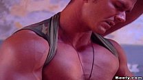 video 彼氏との肉付きの良いゲイ兵士のクソ sex