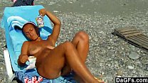 video dagfsビーチでホットな女を撮影 sex