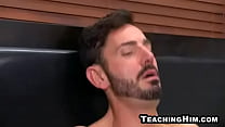 video молодой красавчик timo garrett сосет твердый член sex