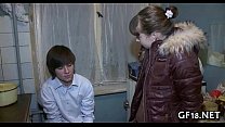 video симпатичная девочкаподросток стоит раком sex