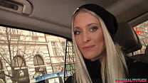 video ума и лара затащили незнакомца на улицу для похотливого траха в машине sex