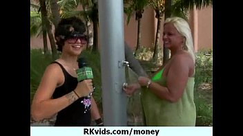 video сексуальный девушка получать пиздец за деньги 20 sex