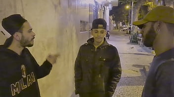 video そして私の友人はラパの飾り気のないベアバックhspプロダクションを歩いた男とセックスをしました sex