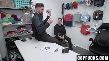 video сексуальные чувакиохранники трахаются во время перерыва на работе sex