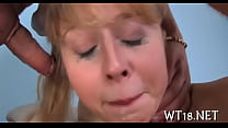 video сногсшибательная юная красотка лижет большой хуй sex