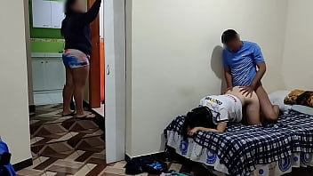 video мой сосед и я трахаемся тайком от моей жены рогоносца она убирает и мы делаем это так чтобы она нас не видела как sex