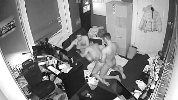 video дикая ночь в тройничке на работе 2 дополнительный контент с камеры sex