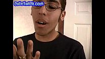 video 彼のシャフトを手コキイケメン sex