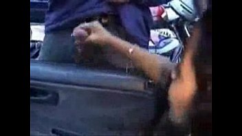 video 駐車場で見知らぬ人をけいれん角質の十代の若者たち sex