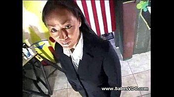 video ボインのアジアの熟女のお尻が犯された sex