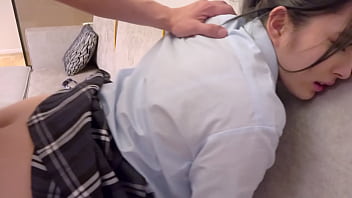 video 아름다운 작은 가슴을 가진 일본 십대는 그녀의 꽉 젖은 면도 음부를 큰 거시기에 깊이 두드리고 있습니다 빌어먹을 하드 도그 스타일 일본 아마추어 18yo 포르노 sex