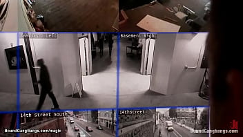 video грудастую крошку трахнули огромными членами в двойном проникновении sex