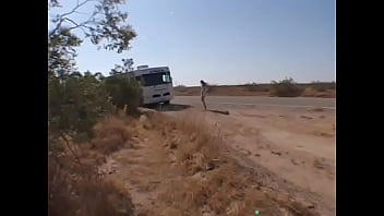 video похотливая блондинка обожает щупать члены во все дырочки одновременно и с удовольствием принимает трех жеребцов sex