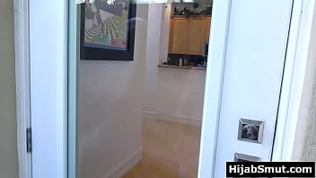 video мусульманка в хиджабе изменяет мужу с личным тренером sex