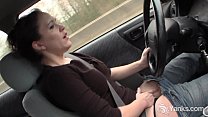 video セクシーなルーが彼女の濡れた猫を運転してこすります sex