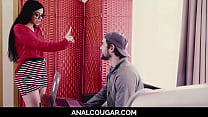 video испанская милфа получает анал от своего американского пасынка julia de lucia sex