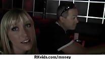 video 公共の場で裸の絶望的なティーンと家賃を支払うためにファック15 sex