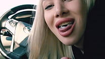 video девушка в образе шинарен делает минет незнакомцу в машине sex