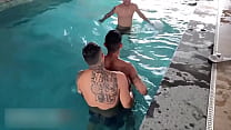video erick diaz and bruno hot met their neighbor at the pool ended up doing a pd sex