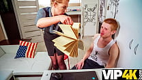 video スキニープチティーンアレクシスブリルはストリップしてハードコアに犯される sex