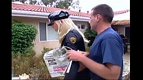video 黒の網タイツで犯された制服を着たベイビー sex
