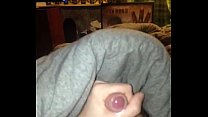 video парень из лидса дрочит и снимает свою горячую порцию спермы sex