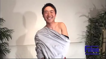 video 素朴で超純粋な少年が衝撃的なキンクを披露する機会を持つのはこれが初めてですこのビデオは必見です もっと見るhttpsbitlyeaglegay sex