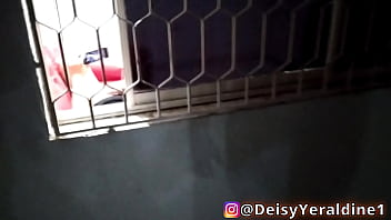video пойманный я иду по улице и вижу свою соседку в окно ее дома я слежу за ней пока она мастурбирует смотря черное sex