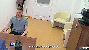video парень так сильно хочет работу что сел на член рекрутера чтобы получить ее не задумываясь bigstr sex