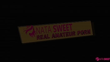 video 角質の女の子は料理をする前に台所で自慰行為をします彼は私を捕まえて犯し私のタイトな猫を彼の精子で満たしました ナタスウィートによるアクティブ sex